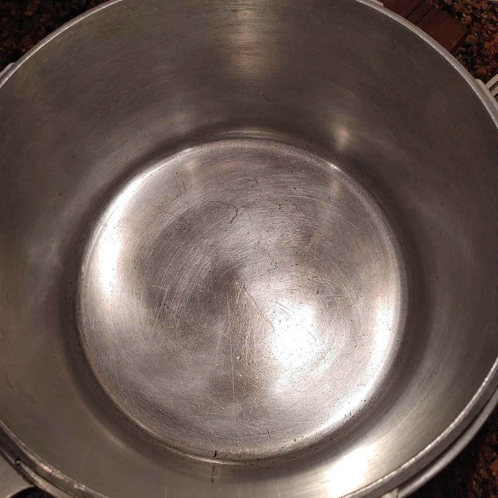 Presto pressure‎ cooker 5 qt model 406 - Picture 4 of 6